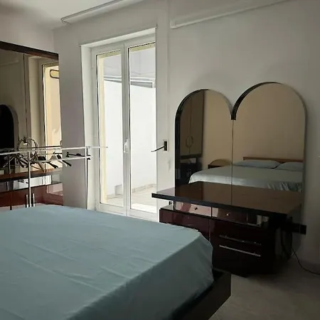 Polisnea 폴리나노 아마레